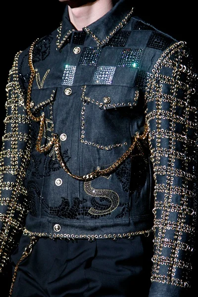Look 66